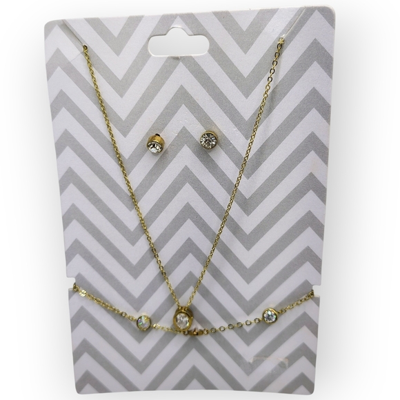 NWOT Elegant Gold Tone Necklace and Earring Set With Bracelet - Picture 1 of 4